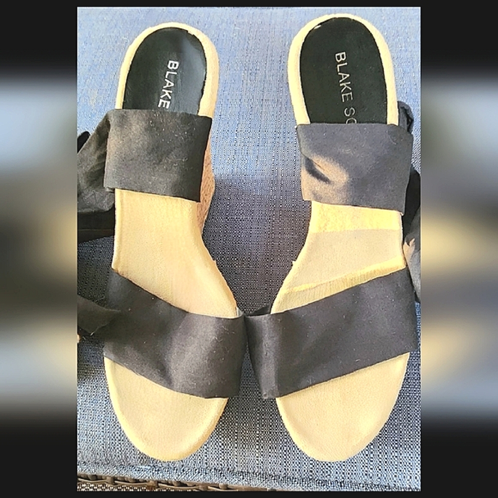 BLAKE SCOTT LACE UP WEDGE HEEL BLACK 8.5